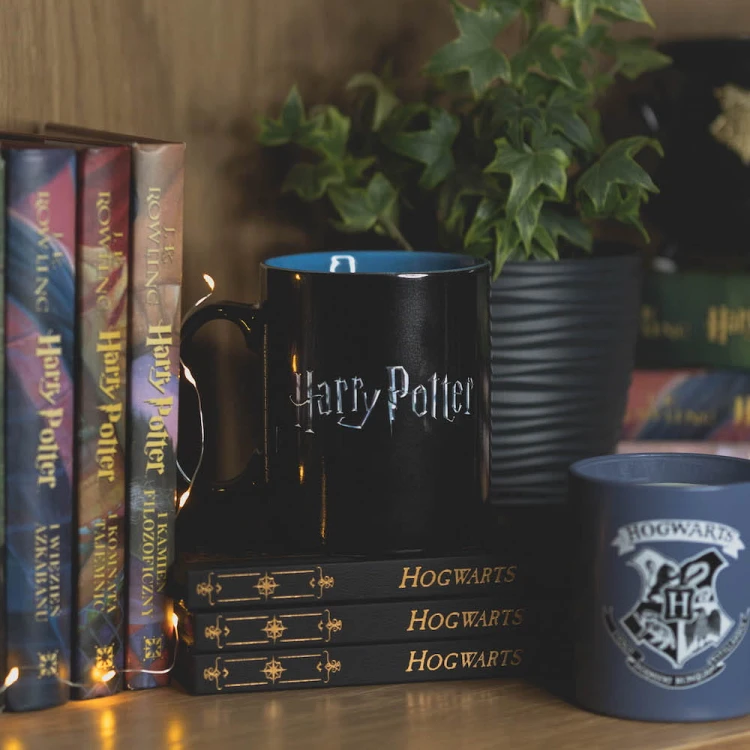 harry-potter-magiczny-kubek-patronus-back-czarny-pottermania.pl.jpg