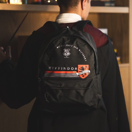 harry-potter-plecak-premium-gryffindor-czarny-pottermania.pl.jpg